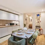 Charming Flat In The Heart Of Paris
