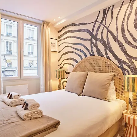 Apartment Charming Flat In The Heart Of Paris