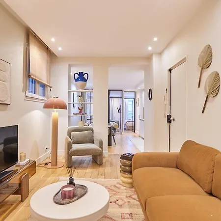 Charming Flat In The Heart Of * Paris