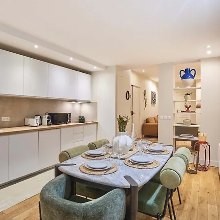 Charming Flat In The Heart Of Apartment *